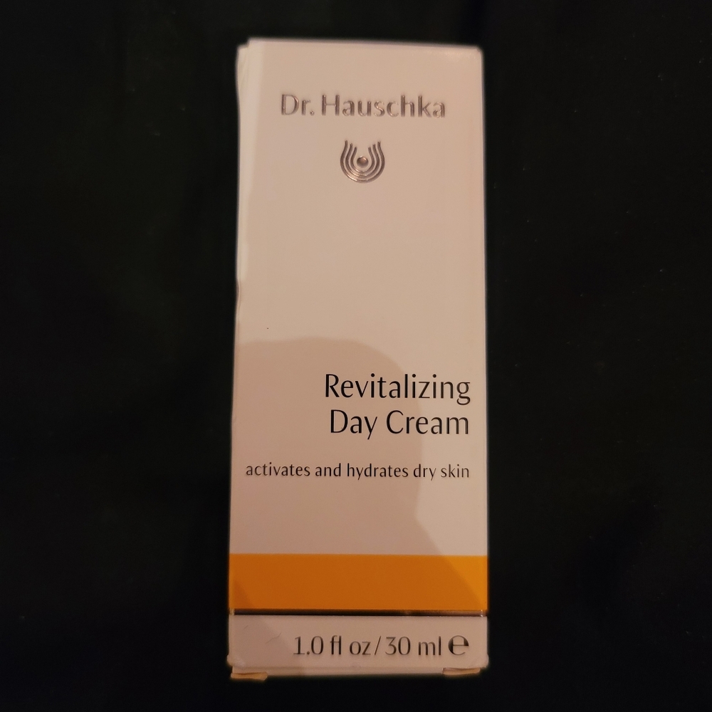 Dr. Hauschka Revitalizing Day Cream New in Box